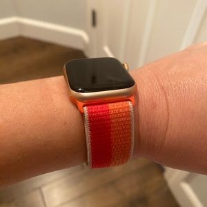 Striped Apple Watch band (41 mm)
